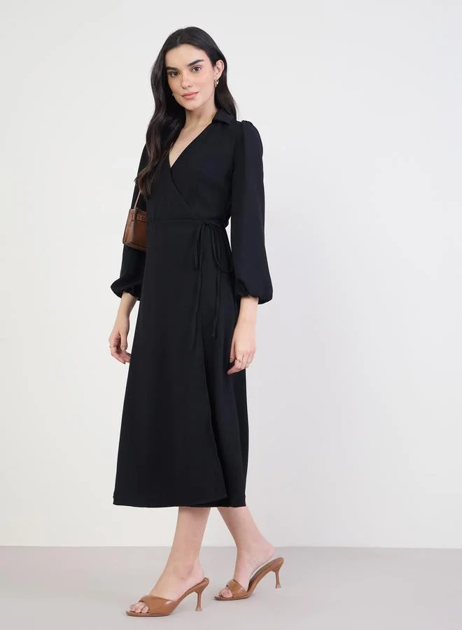 ستايلي فستان ميدي بنمط لف وأكمام منفوخة